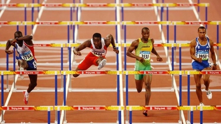 解析“赏金赛”：为什么为了猎头奖金可以放宽跟注范围？（赏金赛解读：为什么为了猎头赏金可以适度放宽跟注范围？）